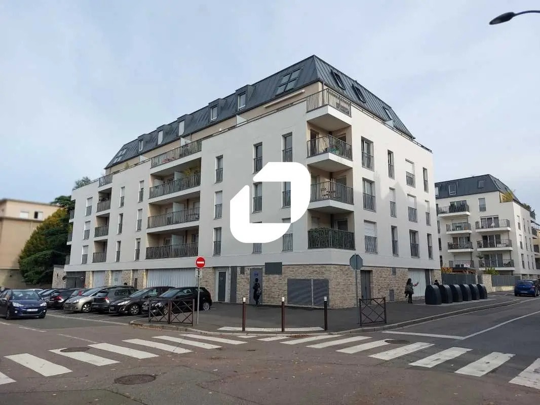 23-25 Rue Du 11 Novembre 1918, Poissy for lease Building Photo- Image 1 of 10