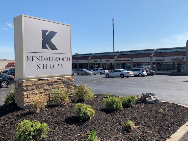 6041-6069 NE Antioch Rd, Gladstone, MO for lease Building Photo- Image 1 of 7