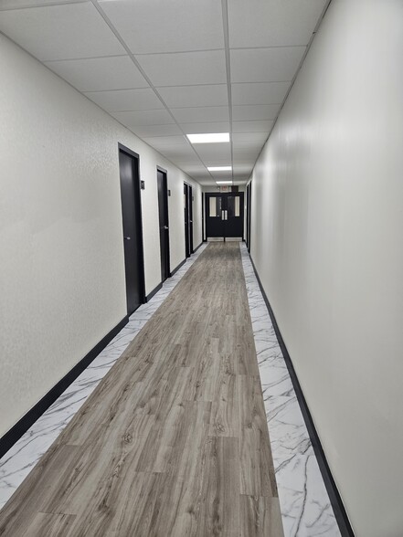 35 E Elizabeth Ave, Bethlehem, PA for lease - Interior Photo - Image 3 of 4