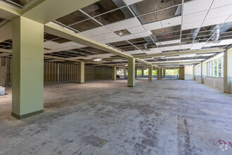 645 W Grand River Ave, Howell, MI for lease Interior Photo- Image 2 of 4