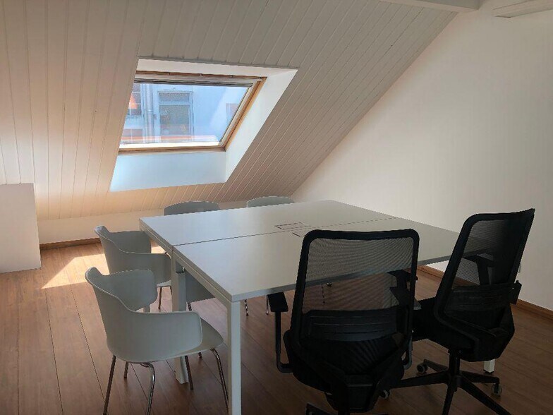 Office in Annecy for lease - Building Photo - Image 2 of 4