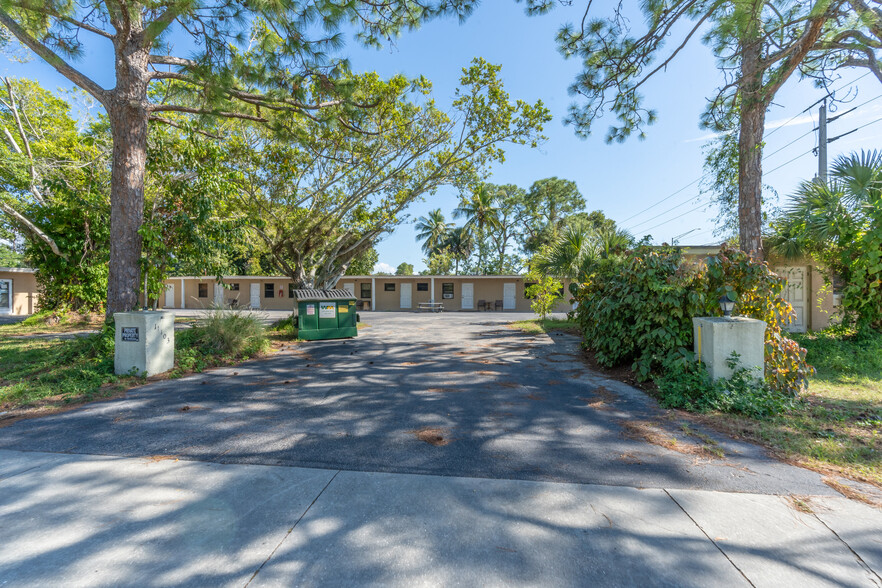 11103 Tamiami Trl E, Naples, FL for sale - Building Photo - Image 1 of 1