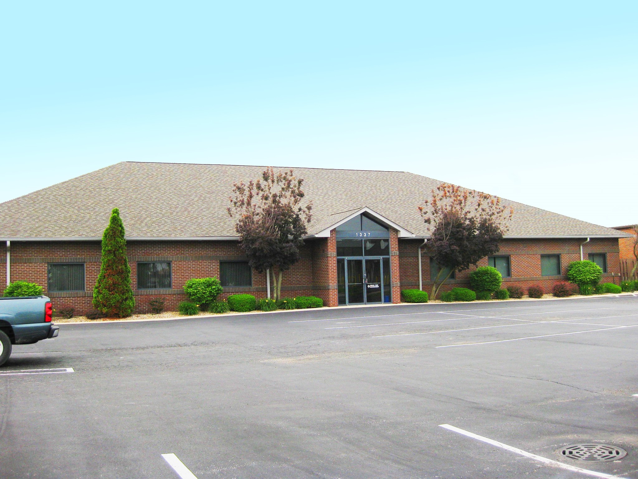 1337 Park Plaza Dr, O'Fallon, IL for lease Building Photo- Image 1 of 6