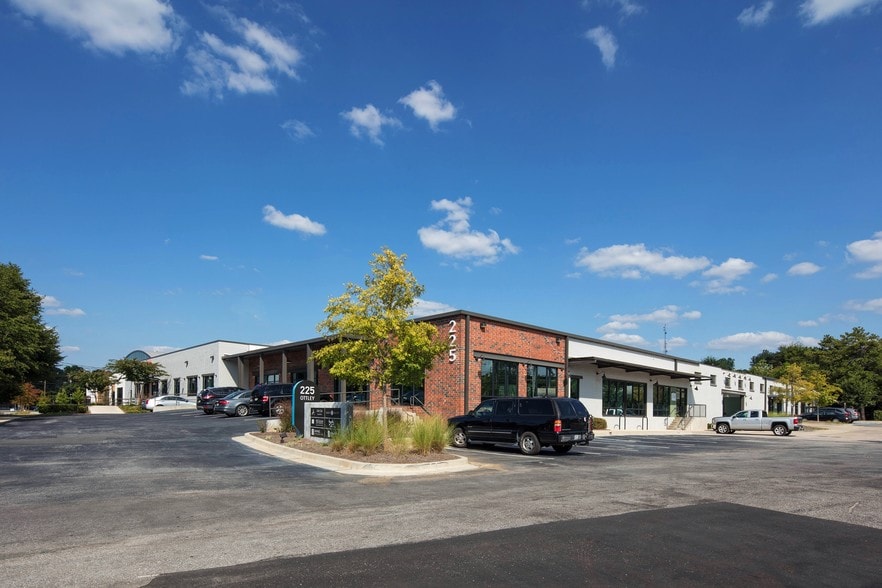 225 Ottley Dr NE, Atlanta, GA for lease - Building Photo - Image 2 of 13