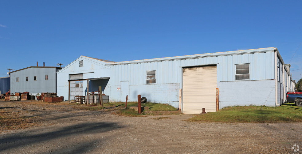 214 Cherry St, Blanchester, OH for sale - Primary Photo - Image 1 of 1