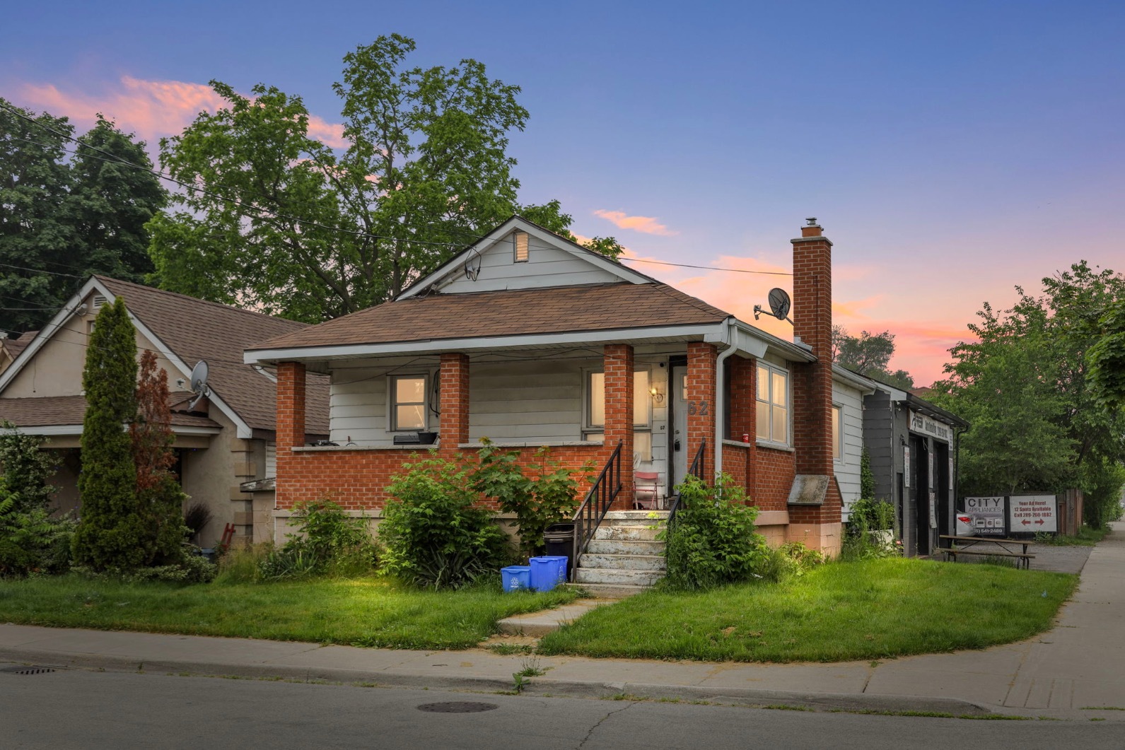 62 E 33rd St, Hamilton, ON for sale Primary Photo- Image 1 of 7