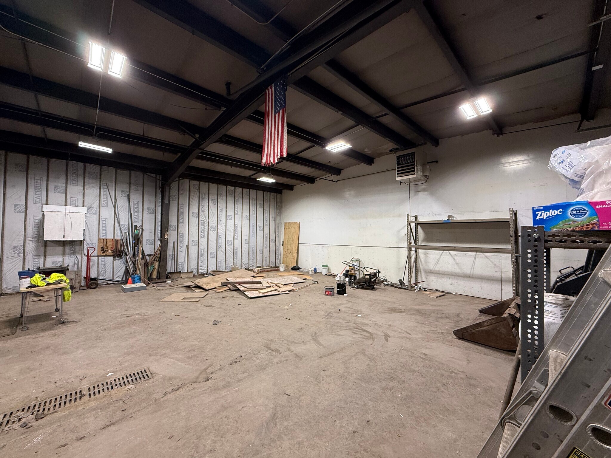 227 E Saint Charles Rd, Carol Stream, IL for lease Interior Photo- Image 1 of 17