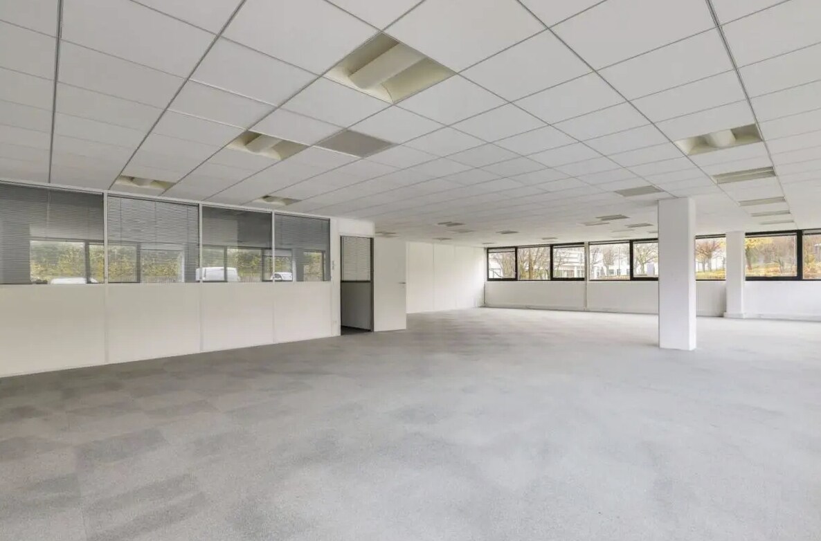 21/23 Rue Du Petit Albi, Cergy for lease Interior Photo- Image 1 of 4