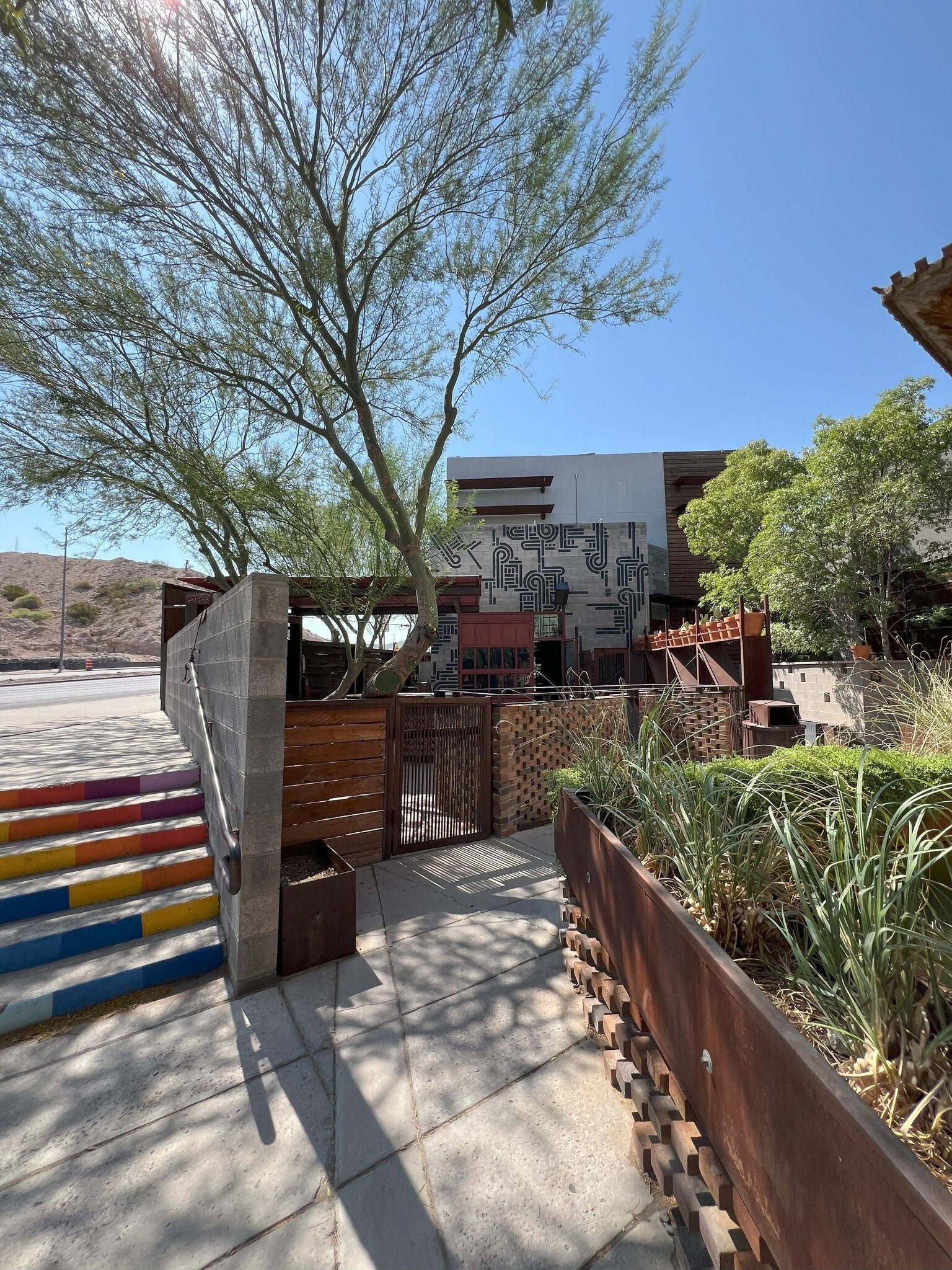 4935 N Mesa St, El Paso, TX for lease Building Photo- Image 1 of 1