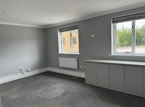 3 Willow Grove, Chislehurst for lease Interior Photo- Image 2 of 2