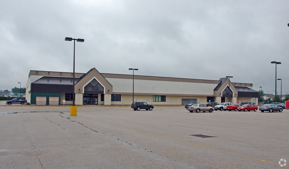 2701 Devils Glen Rd, Bettendorf, IA for sale - Primary Photo - Image 1 of 1