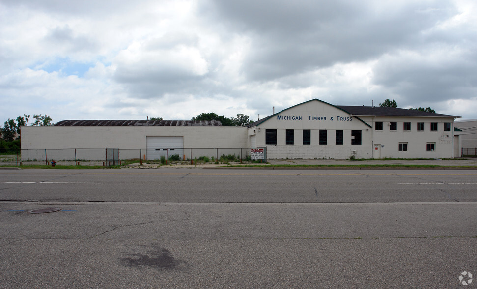 1258 Rochester Rd, Troy, MI for lease - Building Photo - Image 1 of 8