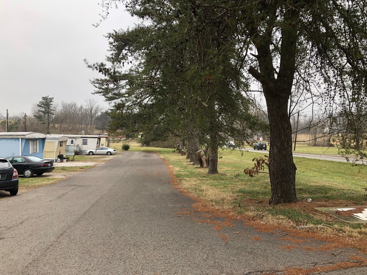 1771 Hodgenville Rd, Elizabethtown, KY 42701