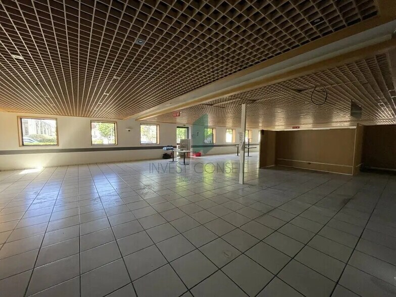 Office in Argenteuil for lease - Building Photo - Image 2 of 4