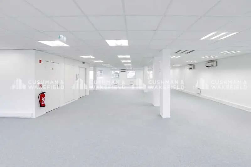 25 Rue Greffülhe, Levallois-Perret for lease - Interior Photo - Image 3 of 7