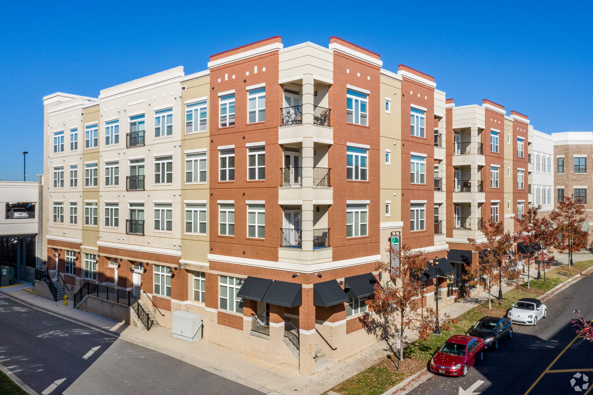 9336 Kings Parade Blvd, Charlotte, NC for lease Primary Photo- Image 1 of 49