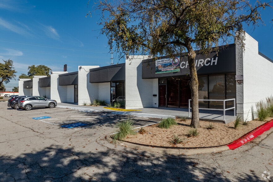 1720-1780 Northwest Hwy, Garland, TX for lease - Building Photo - Image 2 of 9