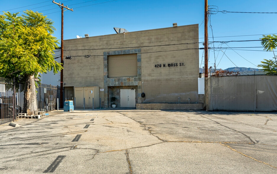 425 N Varney St, Burbank, CA for lease - Building Photo - Image 2 of 16