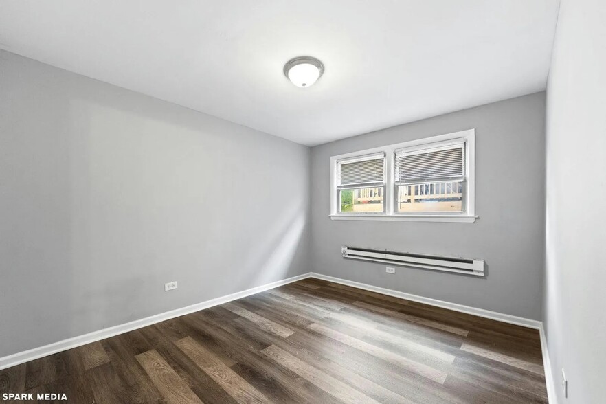 7617 S Colfax Ave, Chicago, IL for sale - Building Photo - Image 3 of 16