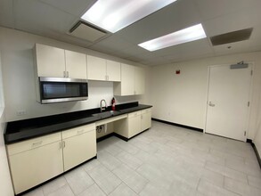 126 W 25th Ave, San Mateo, CA for lease Interior Photo- Image 2 of 3