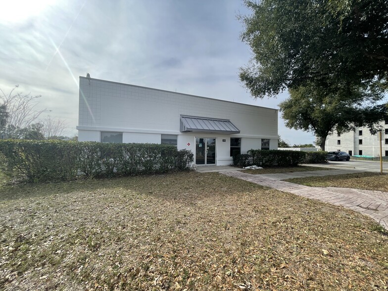 390 Rinehart Rd, Lake Mary, FL for sale - Building Photo - Image 1 of 1