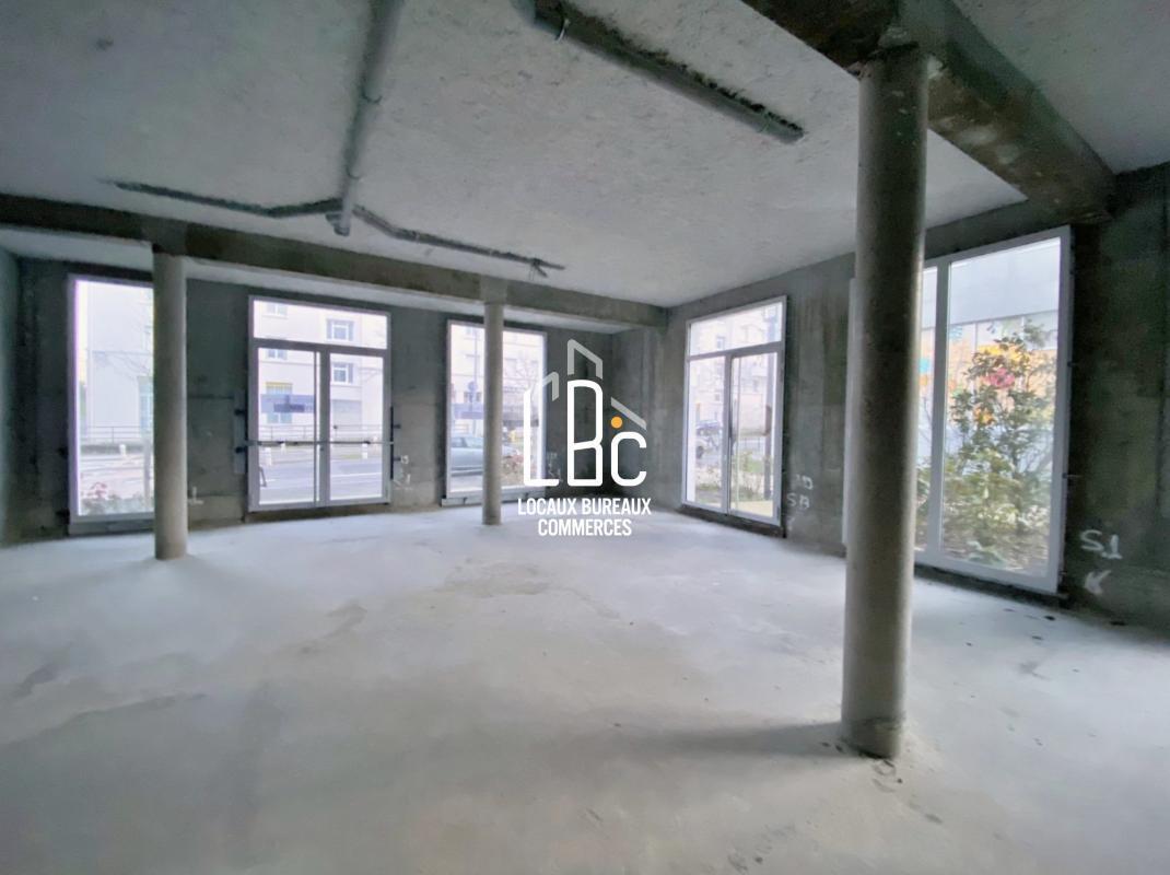 Boulevard Gustave Roch, Nantes for lease Building Photo- Image 1 of 14