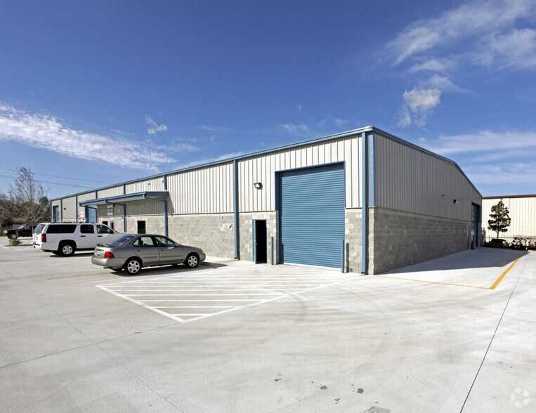 722 Golden Spike Ln Sanford FL - 722 Golden Spike Ln Sanford FL Primary Photo 1 Large