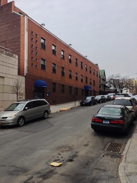 358-360 E 193rd St, Bronx, NY for sale - Building Photo - Image 1 of 1