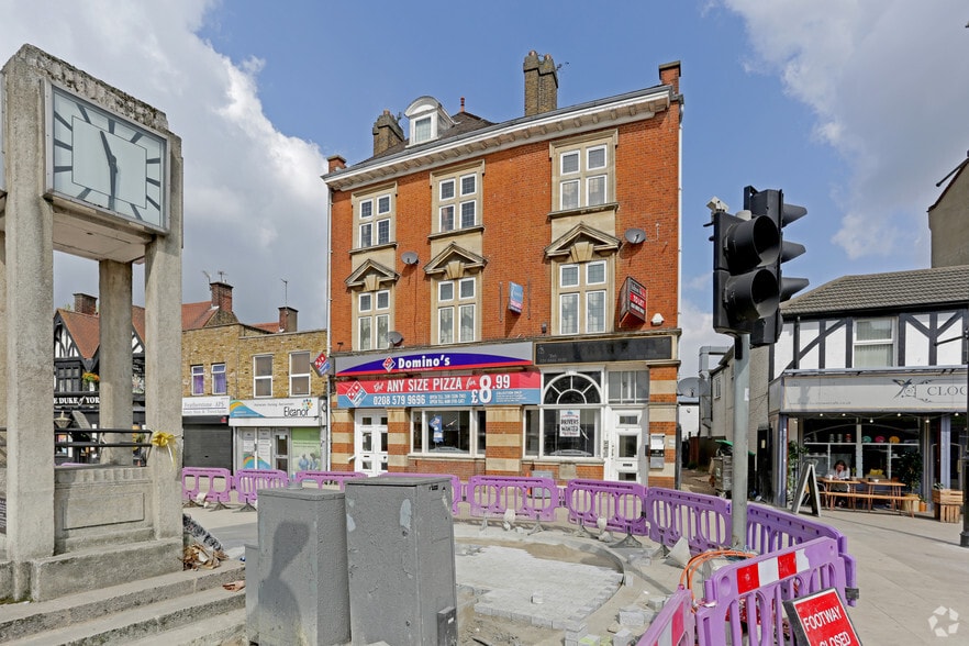 153-155 Uxbridge Rd, London for lease - Building Photo - Image 2 of 3