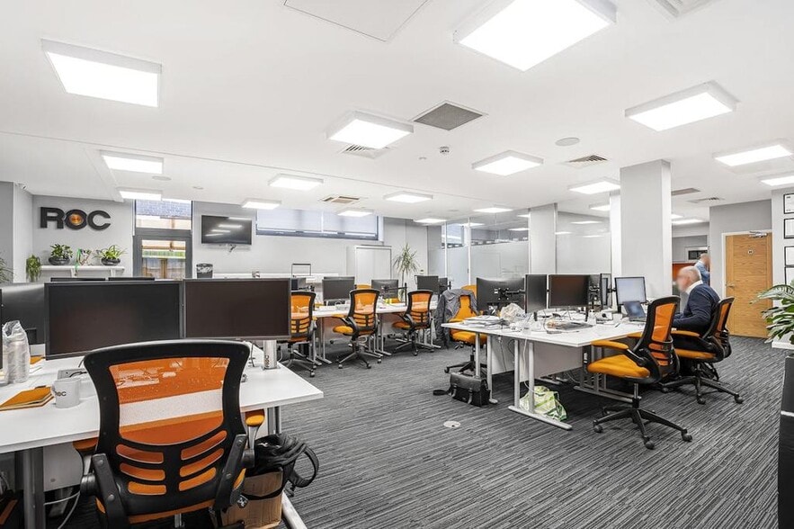 City Walk, London for sale - Interior Photo - Image 2 of 44