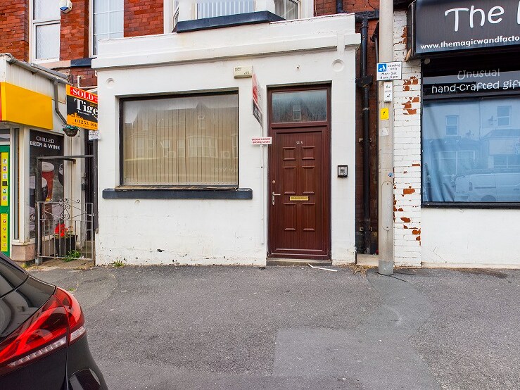 315 Dickson Rd, Blackpool for sale - Primary Photo - Image 1 of 1