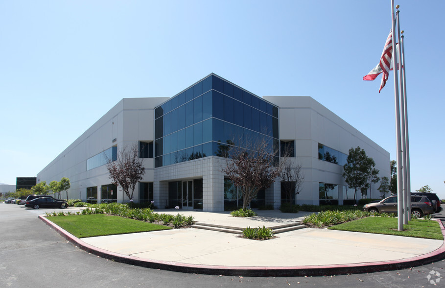 19511-19517 Pauling, Foothill Ranch, CA for sale - Primary Photo - Image 1 of 1