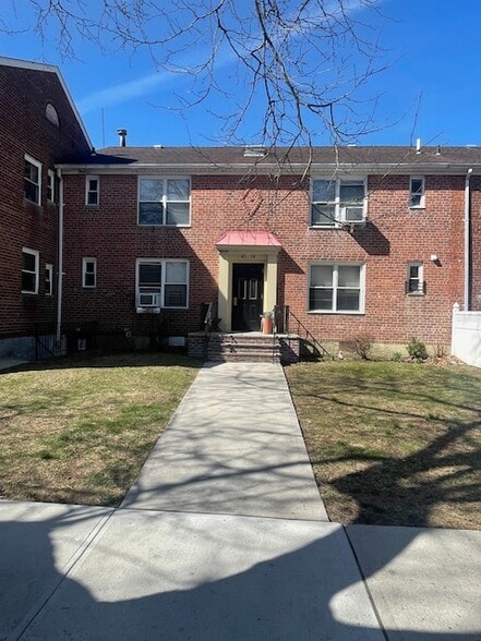 4014 191st St, Flushing, NY for sale - Primary Photo - Image 1 of 10