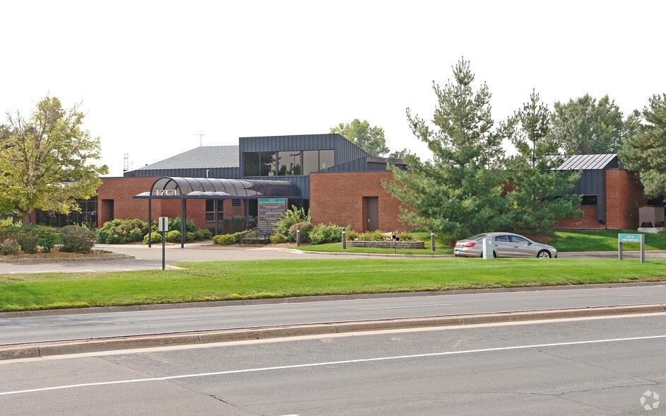 1701 W Curve Crest Blvd, Stillwater, MN for lease - Primary Photo - Image 1 of 19