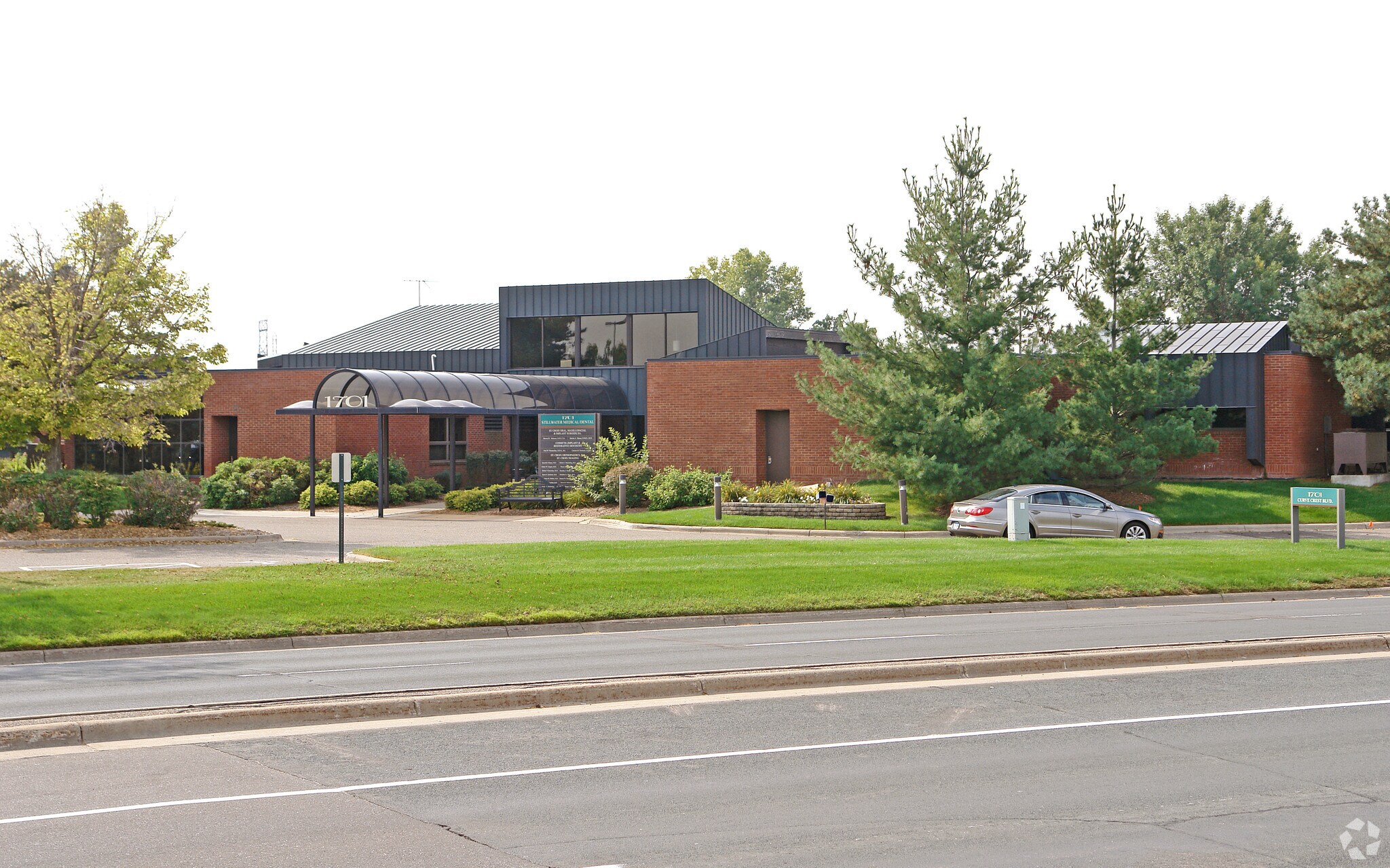 1701 W Curve Crest Blvd, Stillwater, MN for lease Primary Photo- Image 1 of 20