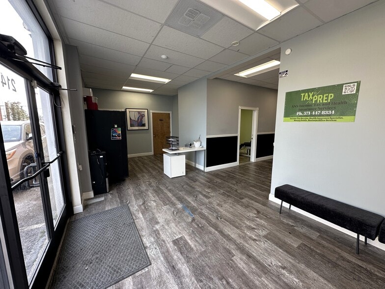 3221-3225 Old Washington Rd, Waldorf, MD for lease - Building Photo - Image 3 of 6