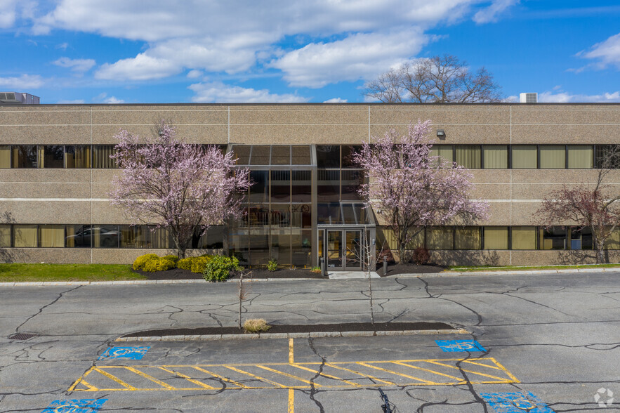 700 Technology Park Dr, Billerica, MA for lease - Building Photo - Image 2 of 16