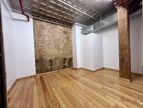 231 Front St, Brooklyn, NY for lease Building Photo- Image 1 of 3