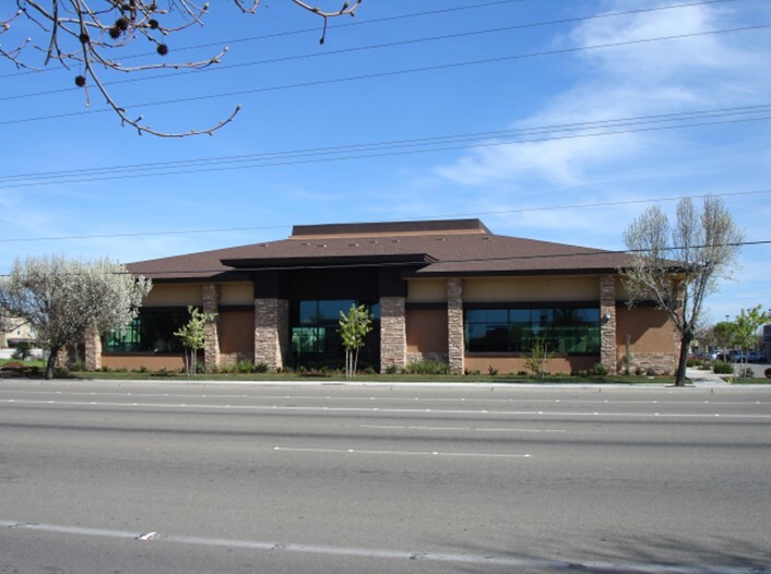 1507 E March Ln, Stockton, CA for lease - Building Photo - Image 3 of 6