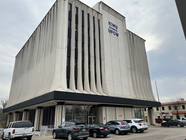 1655 W Market St, Akron, OH for lease - Building Photo - Image 2 of 8