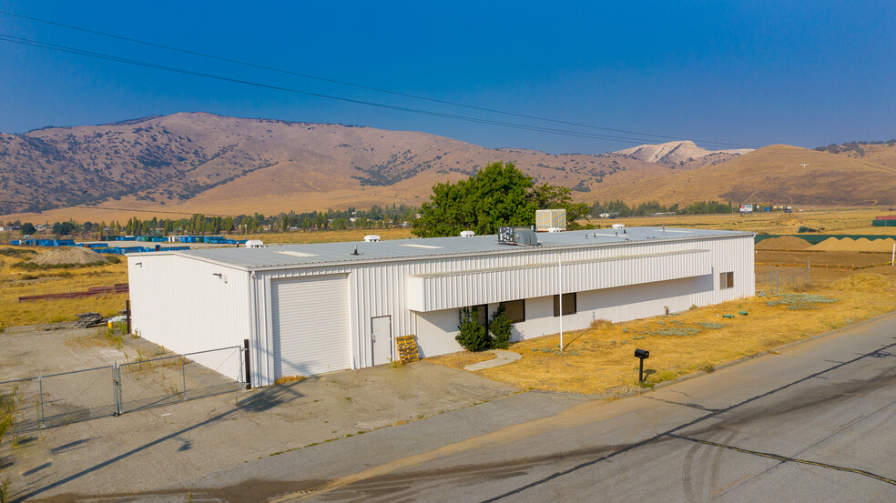 1151 Goodrick Dr, Tehachapi, CA for sale - Building Photo - Image 1 of 1