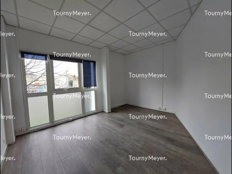 Office in Toulouse for lease - Building Photo - Image 3 of 8