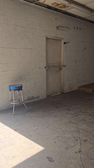 4312 W Camp Wisdom Rd, Dallas, TX for lease - Commercial Listing Video - Image 3 of 5