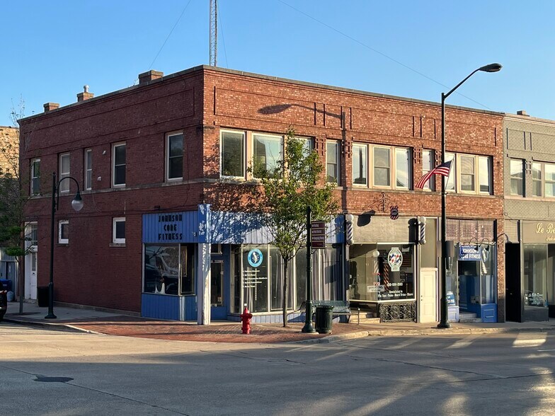 5 S 2nd Ave, St Charles, IL for sale - Building Photo - Image 1 of 1