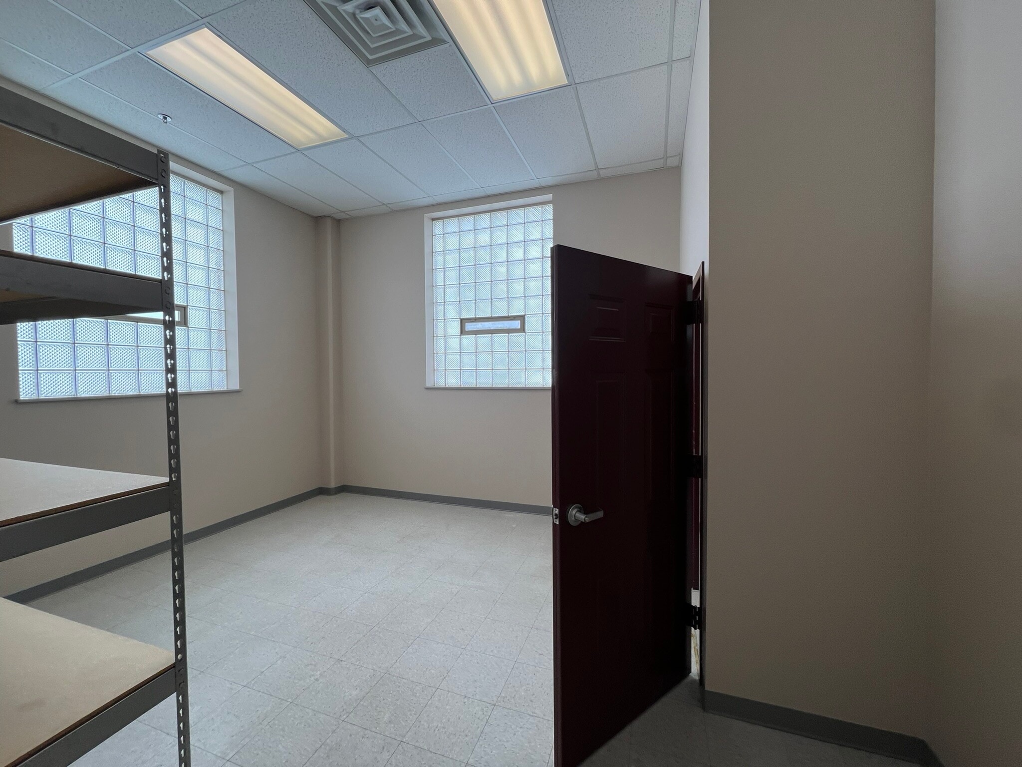 4925 State Rd, Cleveland, OH for lease Interior Photo- Image 1 of 15