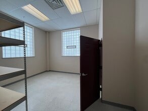 4925 State Rd, Cleveland, OH for lease Interior Photo- Image 1 of 15