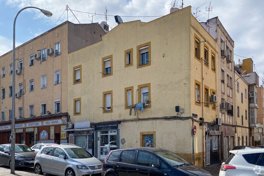 Calle de la Sierra de Alquife, 30, Madrid, Madrid for sale - Primary Photo - Image 1 of 1