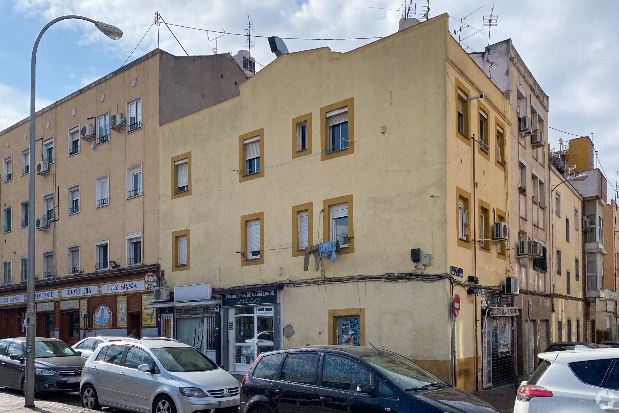 Calle de la Sierra de Alquife, 30, Madrid, Madrid for sale Primary Photo- Image 1 of 1