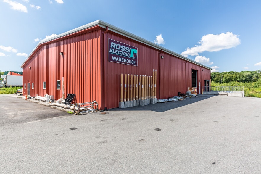 9 Daniels Way, Cranston, RI for sale - Building Photo - Image 1 of 1