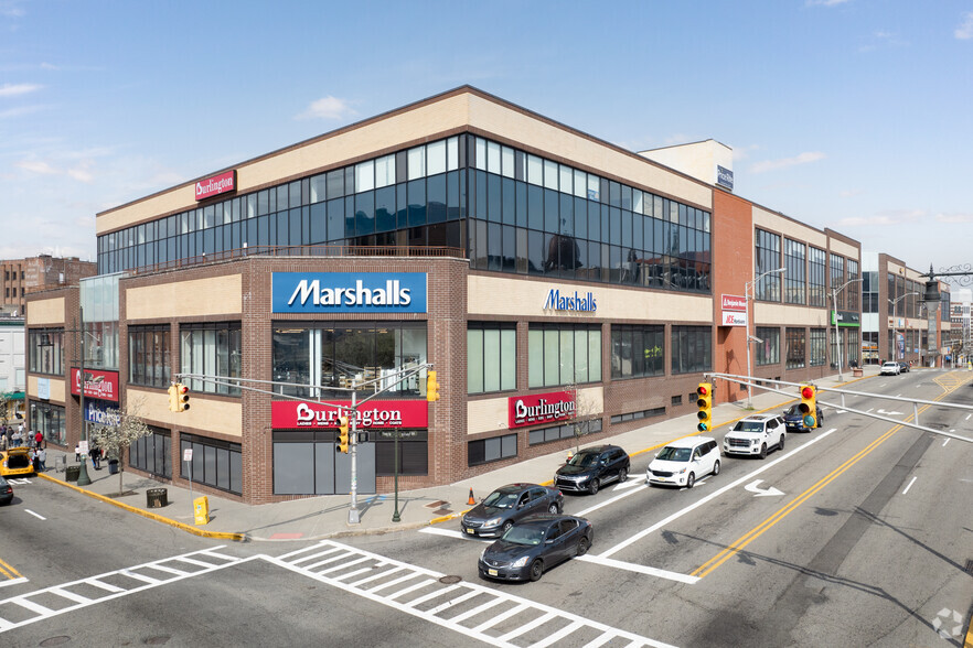 301 Main St, Paterson, NJ for lease - Building Photo - Image 2 of 5